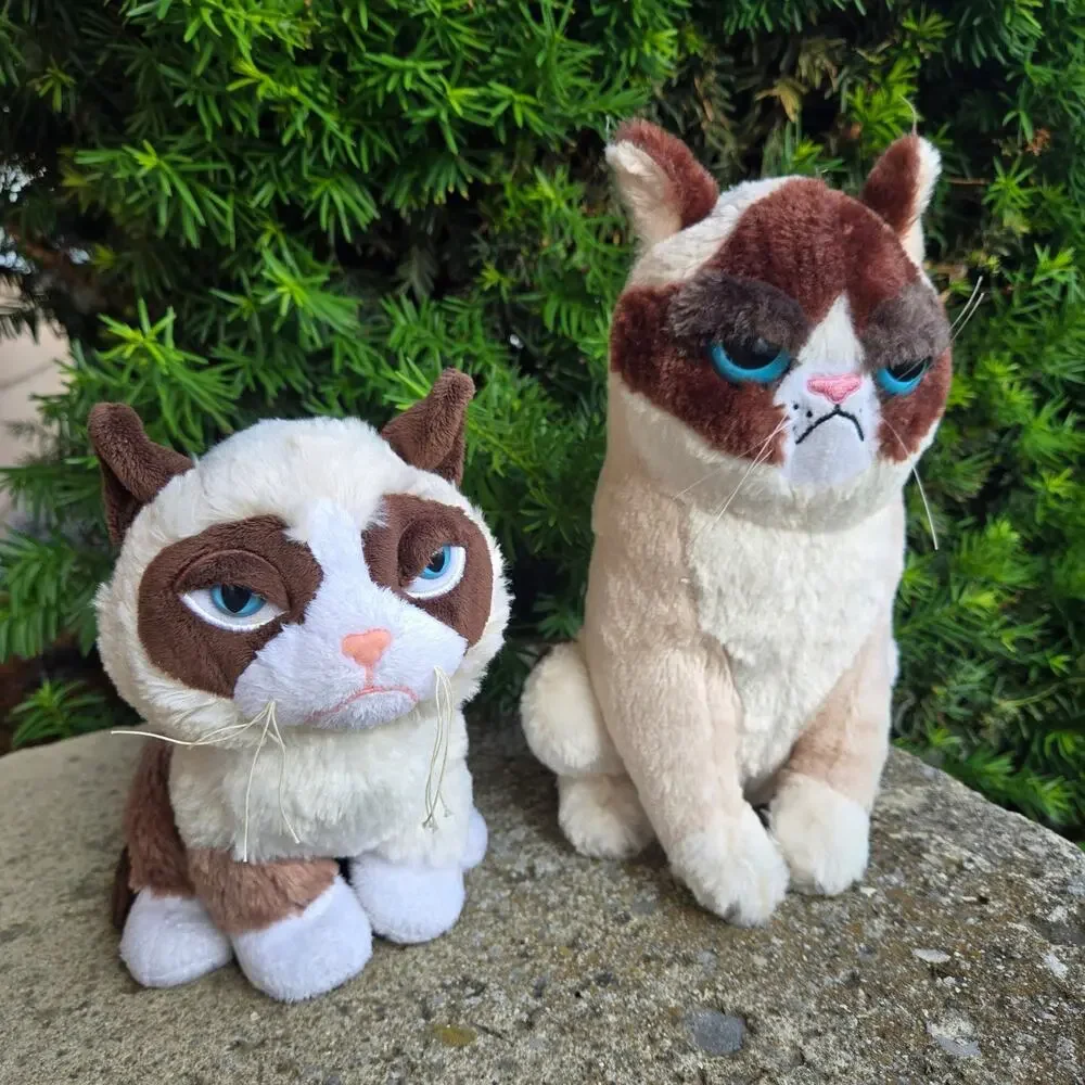 Grumpy Cat stuffed animals by Ganz and Ripple‎ Junction lot of two. Read